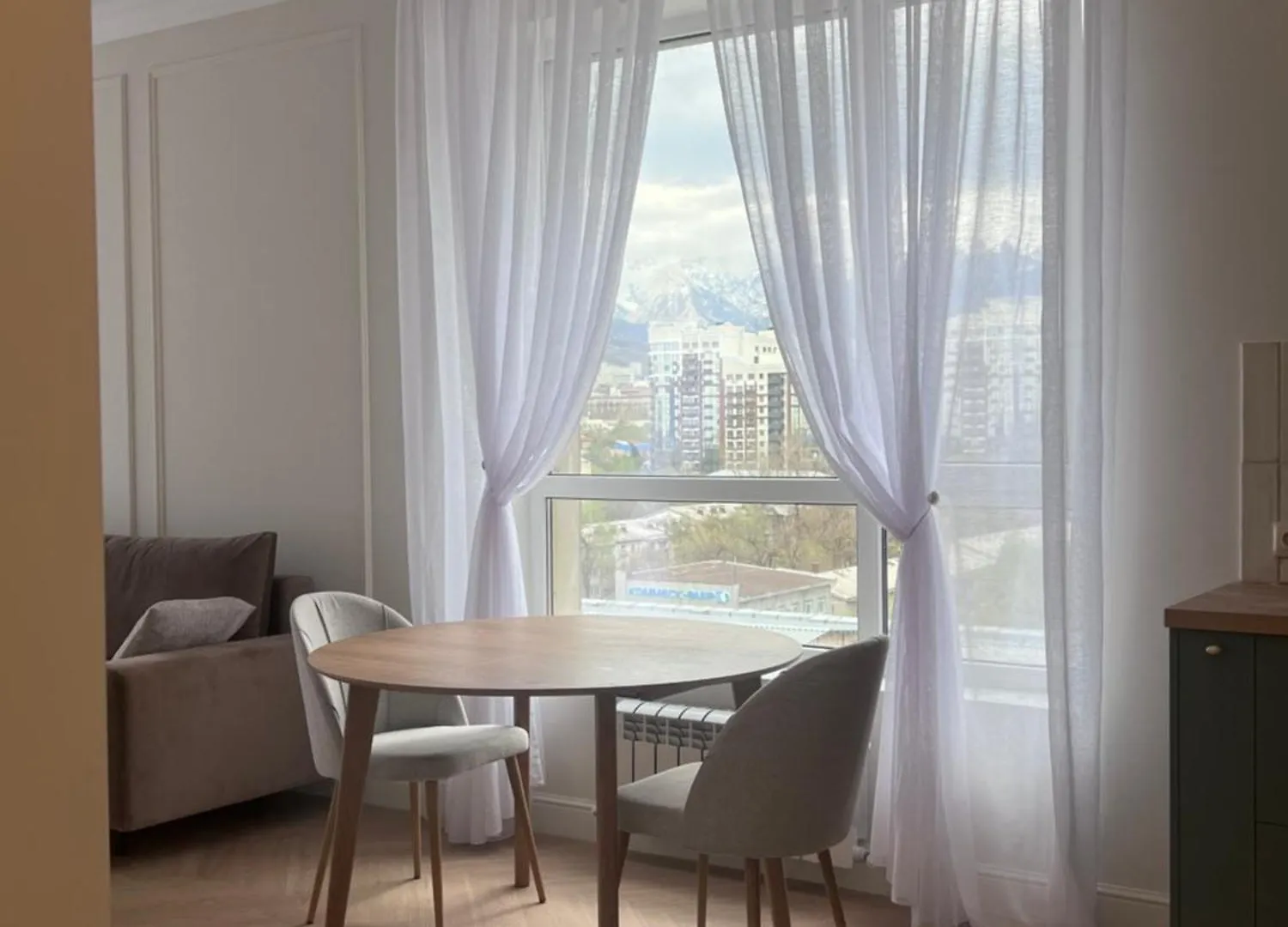 Meridian Apartments 阿拉木图
